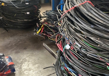 Dịch Vụ Thu Mua Phế Liệu Là Gì ? Lợi Ích Khi Bán Phế Liệu Đúng Nơi Uy Tín