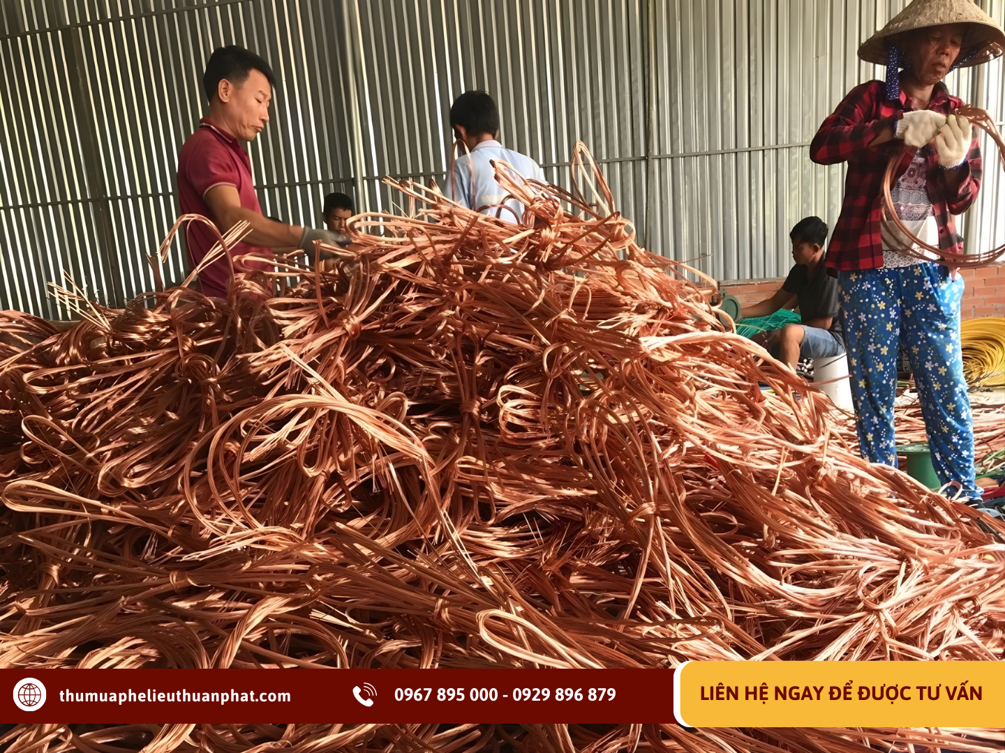 Đội ngũ thu mua phế liệu công nghiệp Thuận Phát nhiệt tình, tận tâm