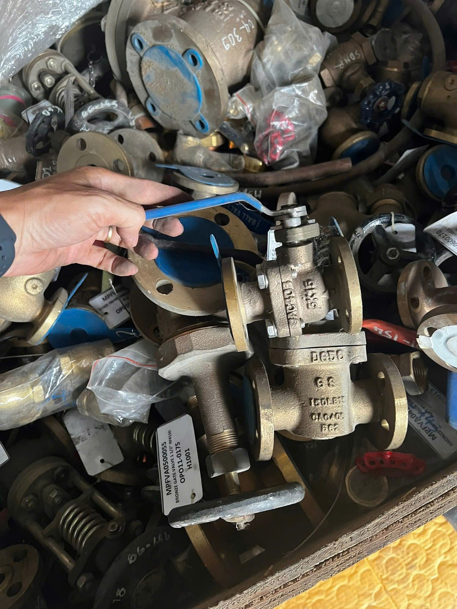 Thu Mua Đồng Thau Phế Liệu Gi&aacute; Cao - Cập Nhật Bảng Gi&aacute; H&ocirc;m Nay