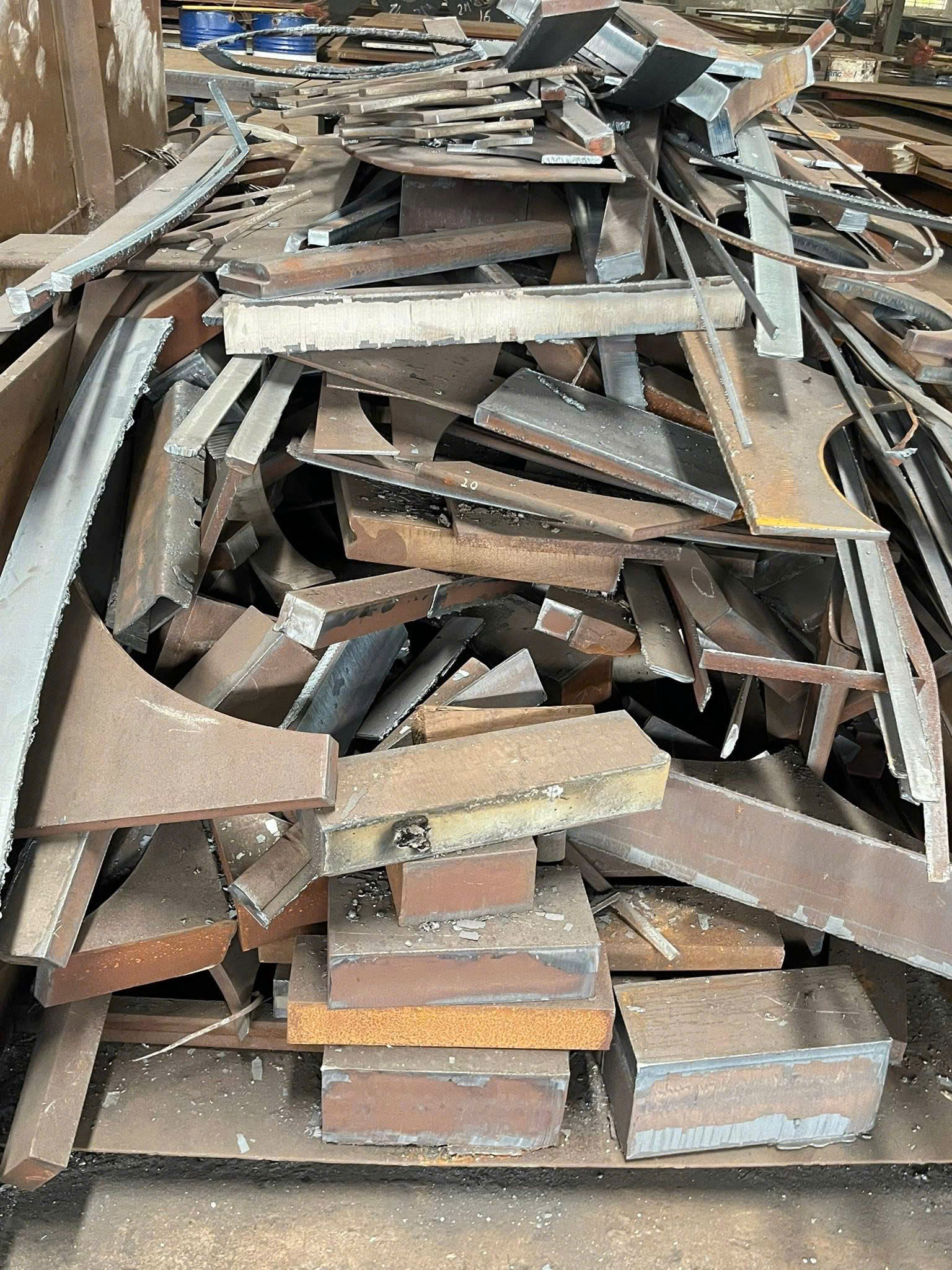 Thu mua sắt phế liệu gi&aacute; cao