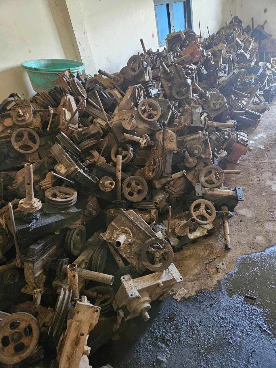 kho bãi motor phế liệu