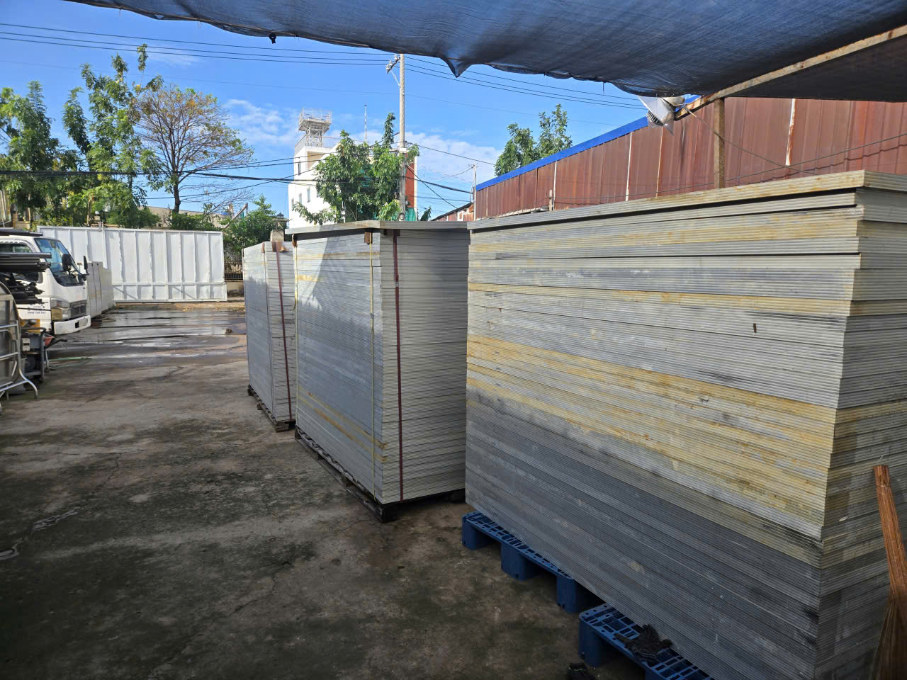 Thu mua tấm pin năng lượng mặt trời cũ